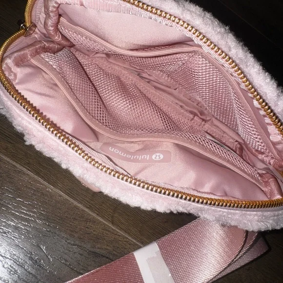 Lululemon Pink Sherpa Everywhere Belt Bag - Picture 3 of 3